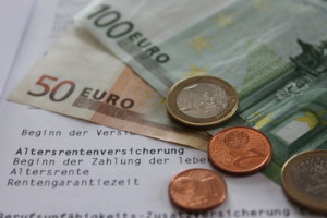 Peer Steinbrück greift Beamtenpensionen an